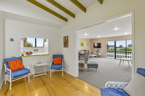 Photo of property in 5 Norna Grove, Waikawa Beach, Manakau, 5573