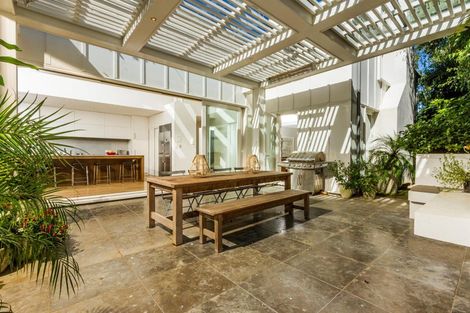 Photo of property in 35 View Road, Campbells Bay, Auckland, 0630