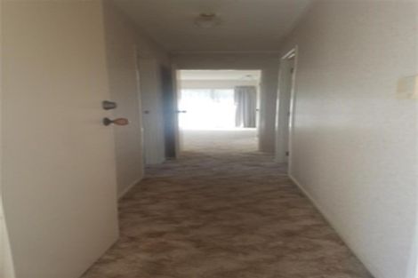 Photo of property in 2/23 Septimus Place, Henderson, Auckland, 0612