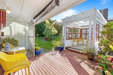 Photo of property in 2/4 Ross Avenue, Glenfield, Auckland, 0629
