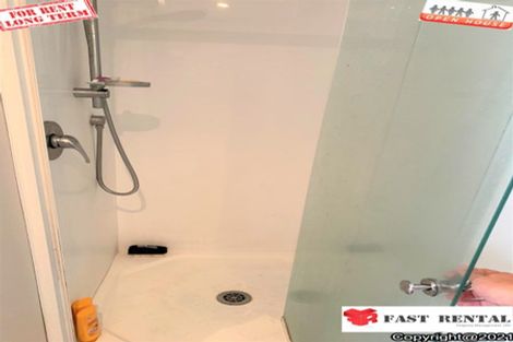 Photo of property in 15 Ozich Avenue, Te Atatu South, Auckland, 0610