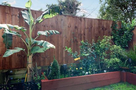Photo of property in 10/47 Arawa Street, New Lynn, Auckland, 0600