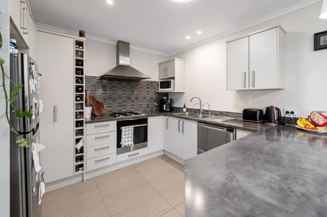 Photo of property in 2 Shaun Close, Papamoa Beach, Papamoa, 3118
