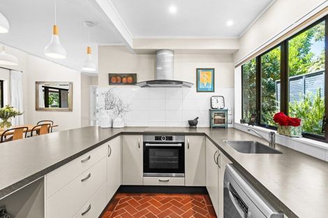 Photo of property in 12 Ritchie Place, Havelock North, 4130