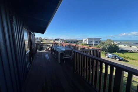 Photo of property in 14 Okiwa Terrace, Waiinu Beach, Whanganui, 4588