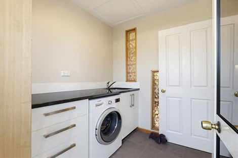 Photo of property in 96a Warren Crescent, Hillmorton, Christchurch, 8025