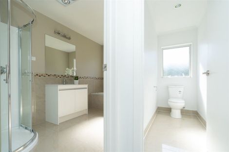 Photo of property in 210 Saint James Drive, Huntington, Hamilton, 3210