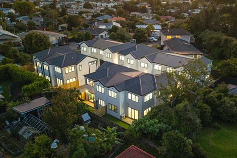 Photo of property in 1/113 Beach Road, Te Atatu Peninsula, Auckland, 0610