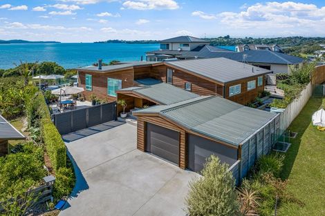 Photo of property in 32 Kahurangi Place, Snells Beach, 0920