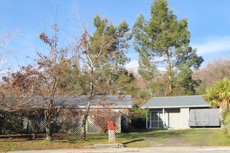 Photo of property in 7 Larch Place, Wanaka, 9305