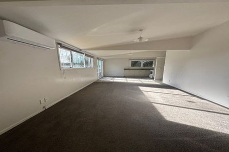 Photo of property in 74 Kervil Avenue, Te Atatu Peninsula, Auckland, 0610