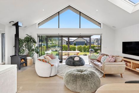Photo of property in Luggate Park, 32 Cooper Crescent, Luggate, Wanaka, 9383