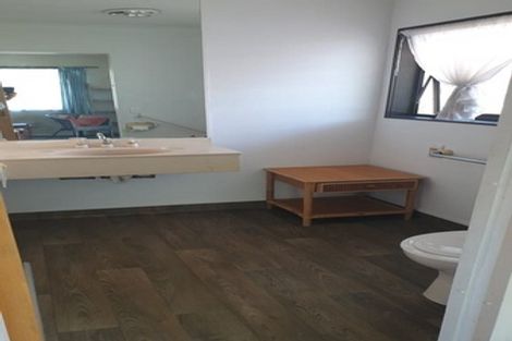 Photo of property in 665 Pioneer Highway, Highbury, Palmerston North, 4412