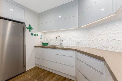 Photo of property in 80 Waipunahau Road, Waikanae, 5036