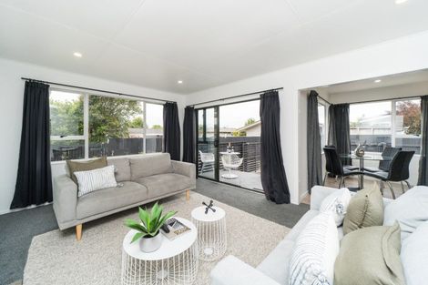 Photo of property in 9 Hinau Place, Cloverlea, Palmerston North, 4412