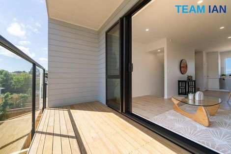 Photo of property in 11 Kayle Glen, West Harbour, Auckland, 0618