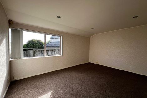 Photo of property in 6 Sandpiper Grove, Unsworth Heights, Auckland, 0632