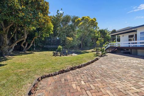 Photo of property in 13 Carlisle Road, Torbay, Auckland, 0630