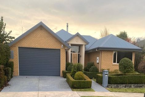 Photo of property in 6 Oratia Grove, Northwood, Christchurch, 8051