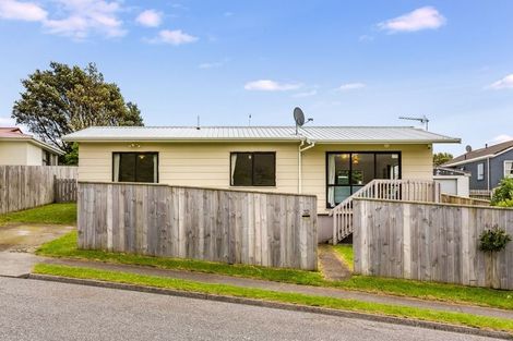 Photo of property in 32 Nassau Avenue, Grenada North, Wellington, 5028