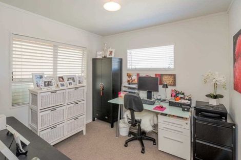 Photo of property in 14a Sussex Street, Levin, 5510
