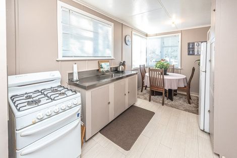 Photo of property in 51 Kowhai Street, Castlecliff, Whanganui, 4501