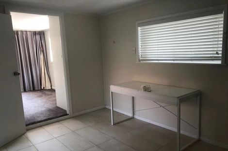 Photo of property in 17 Trafalgar Road, Milford, Auckland, 0620