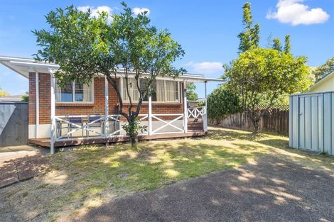 Photo of property in 1/10 May Avenue, Te Atatu South, Auckland, 0610