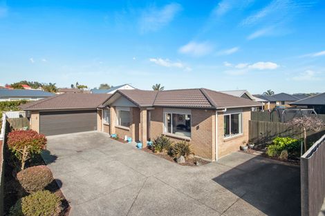 Photo of property in 19 Magnolia Drive, Waiuku, 2123