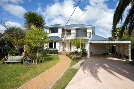 Photo of property in 17 Beach Road, Te Atatu Peninsula, Auckland, 0610