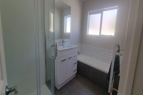 Photo of property in 11 Mako Street, West Harbour, Auckland, 0618