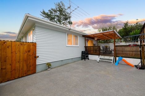 Photo of property in 31 Glenbervie Crescent, Massey, Auckland, 0614