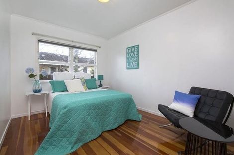 Photo of property in 33 Minaret Drive, Bucklands Beach, Auckland, 2014