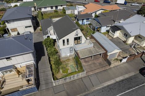 Photo of property in 201 Queens Drive, Lyall Bay, Wellington, 6022