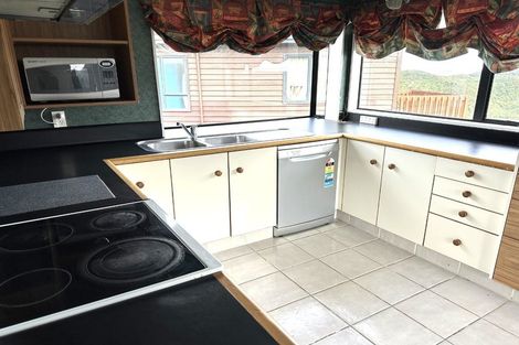 Photo of property in 5a Becker Way, Karori, Wellington, 6012