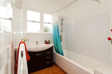Photo of property in 17 Pandora Place, Pakuranga, Auckland, 2010