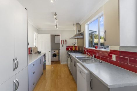 Photo of property in 8 Kaitawa Crescent, Paraparaumu, 5032