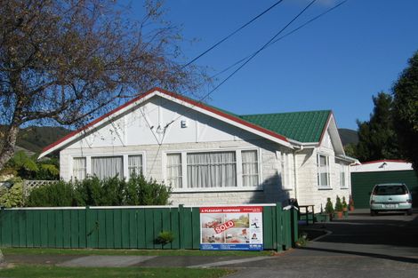 Photo of property in 10 Derwent Lee Grove, Epuni, Lower Hutt, 5011