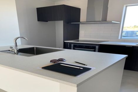 Photo of property in 36 Owen Chapman Drive, Red Beach, 0932