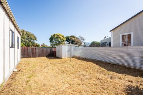 Photo of property in 15 Waitai Street, Castlecliff, Whanganui, 4501