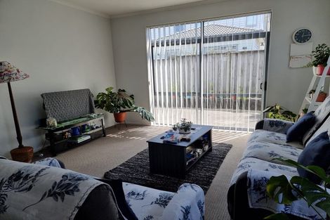 Photo of property in 8 Bushpark Place, Flat Bush, Auckland, 2016