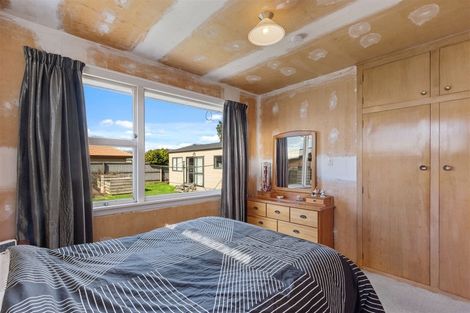 Photo of property in 8 Wychwood Crescent, Bishopdale, Christchurch, 8053