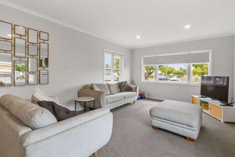 Photo of property in 11 Heather Place, Melville, Hamilton, 3206