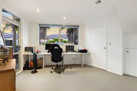 Photo of property in 1 Walton Street, Red Beach, 0932
