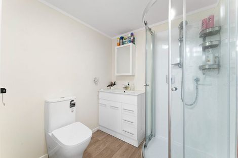 Photo of property in 6 Merville Avenue, Te Atatu South, Auckland, 0610