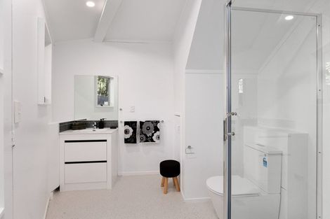 Photo of property in 107 Konini Road, Titirangi, Auckland, 0604