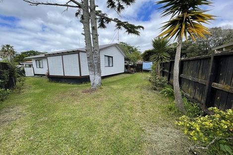 Photo of property in 1/202 Lake Road, Northcote, Auckland, 0627