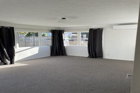 Photo of property in 1/8 Waikaremoana Place, Pakuranga Heights, Auckland, 2010