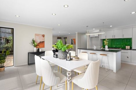 Photo of property in 2 Bintulu Place, Fairview Heights, Auckland, 0632