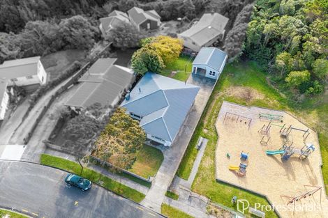 Photo of property in 19 Holly Grove, Maungaraki, Lower Hutt, 5010